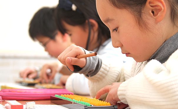 暗算は当たり前、東大生にもそろばん経験者が沢山!